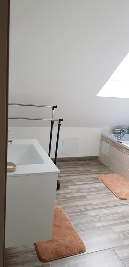 Ideal Famille&groupe D'amis - 4min A Pied De La - Parking Prive - Wifi Gratuit - Terrasse - Calme - Draps Et Serviettes Fournis Holiday home *