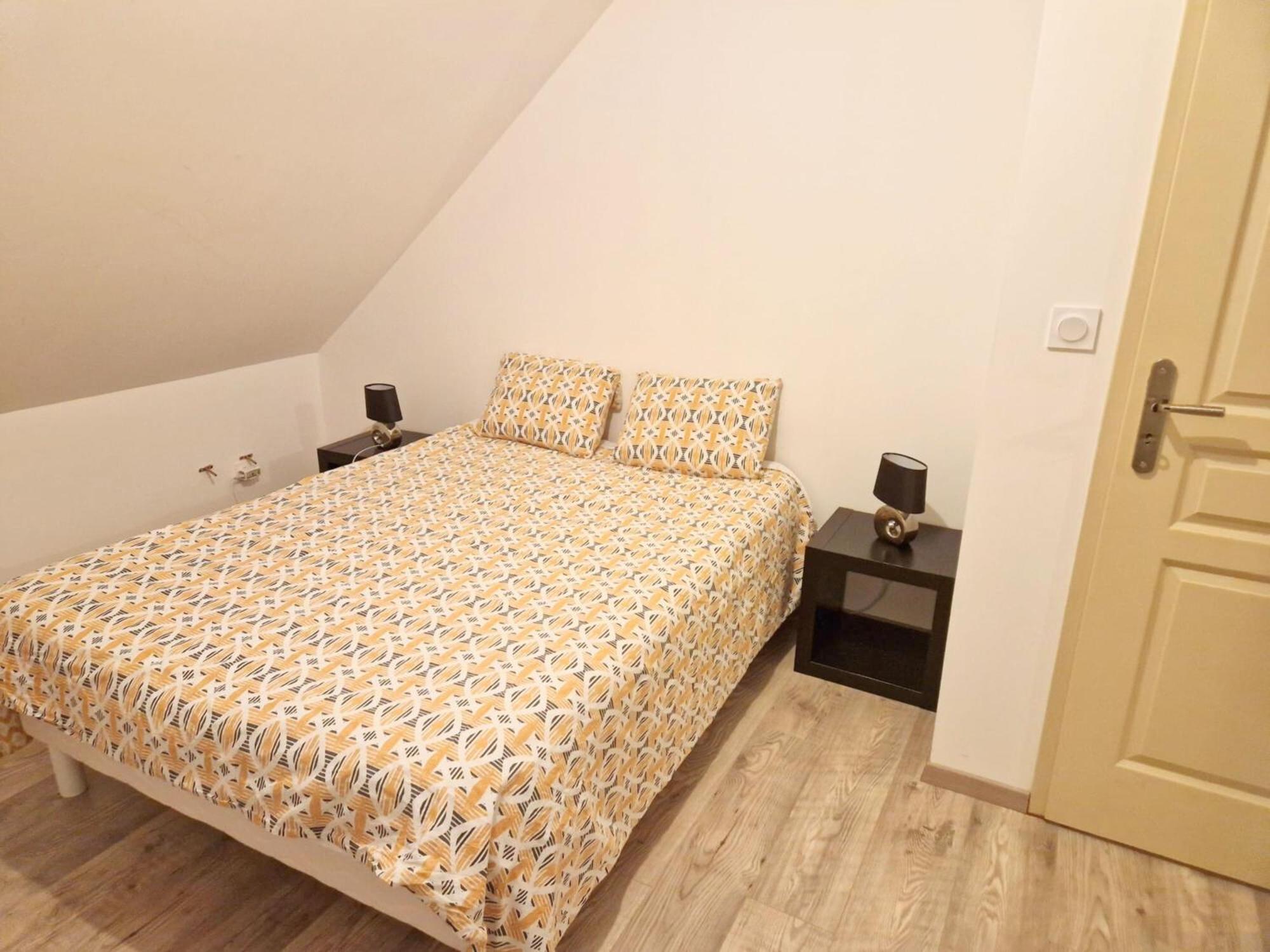 Holiday home Sherman & Willy Jeep - 2 Maisons De Vacances, 4min A Pied De La - Parking Prive - Wifi Gratuit - Terrasse - Calme
