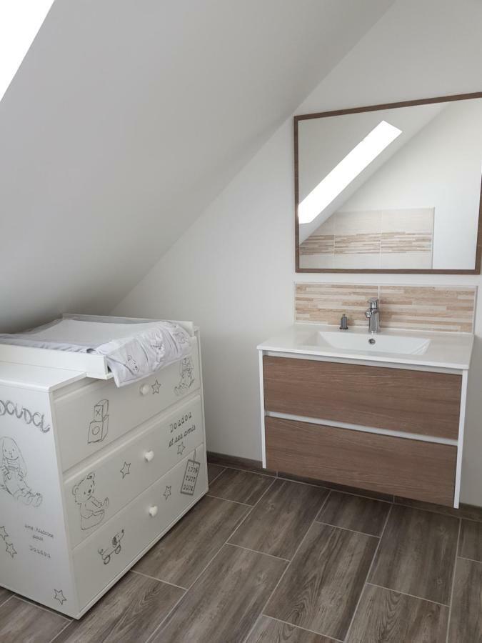 Ideal Famille&groupe D'amis - 4min A Pied De La - Parking Prive - Wifi Gratuit - Terrasse - Calme - Draps Et Serviettes Fournis Holiday home